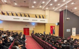 Adana’da öğrencilere dijital güvenlik eğitimi verildi