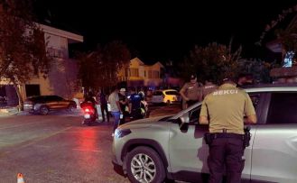 Antalya’da ‘Huzurlu Sahiller’ uygulamasında 60 bin 311 şahıs, 17 bin 955 araç sorgulandı