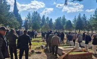 Burdur’da çıkan yangında  hayatını kaybeden yaşlı çift toprağa verildi