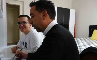 Tunceli’de 10 yıldır evde eğitimle hayata bağlanan Beran’ın azmi ilham veriyor