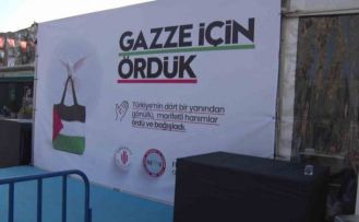 Ümraniye’de kadınların Gazze için ördüğü el emeği ürünler satışa sunuldu