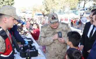 Jandarma, öğrencilere yerli savunma sanayiyi anlattı