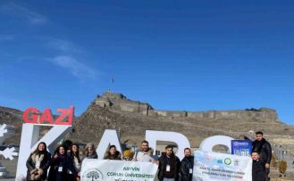 Kars’ta aşıklık geleneği masaya yatırıldı