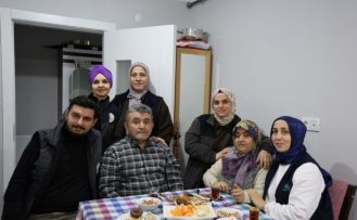 Kartepe’de "Alo Evlat" ekiplerinden hane ziyaretleri