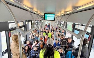 Konya Büyükşehir’in nezaket otobüsü öğrencilere trafik kültürünü aşılıyor