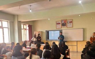 Malazgirt’te 8. sınıf öğrencilerine skolyoz taraması yapıldı