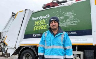 Pendik’te çöpten çıkan bağlama gönüllere dokundu