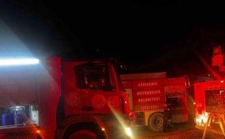 Sabaha kadar süren yangında çiftlik kül oldu