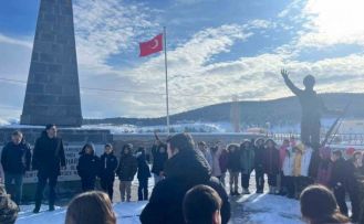 Sarıkamış’ta genç yürekler donan umutları ısıttı