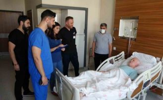 Van’da ölümcül damar yırtığı 15 kişilik ekip tarafından ameliyat edildi