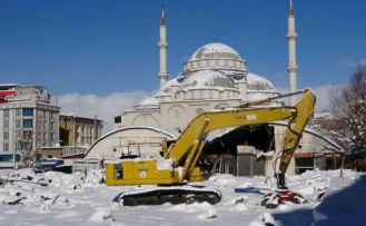 Van’ın 27 yıllık Mısır Çarşısı iki katlı modern arasta oluyor