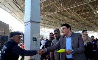 Yılmaz, pazarda vatandaş ve esnafla buluştu