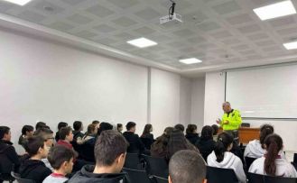 Eğirdir’de 135 öğrenciye trafik güvenliği eğitimi verildi