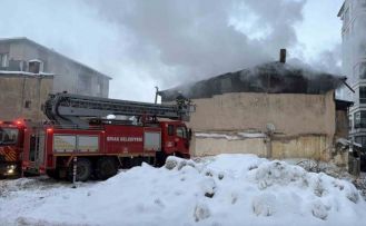 Paniğe neden olan yangın büyümeden söndürüldü