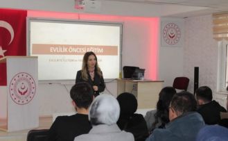 Aksaray’da genç çiftlere evlilik öncesi eğitim veriliyor