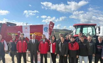 Çanakkale’de katı gübre dağıtma makinaları işletmelere teslim edildi