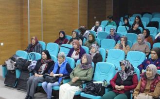 Finikeli kadınlara ‘Çevre Dostu Çiftçi Kart’ tanıtıldı