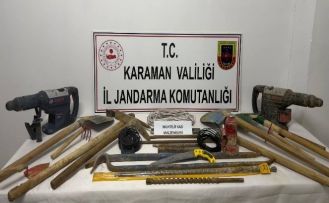 Karaman’da jandarma uyuşturucu ve kazı malzemeleri ele geçirdi