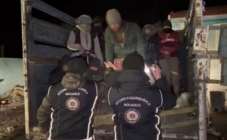 Kars’ta göçmen kaçakçılığı operasyonu: 19 düzensiz göçmen yakalandı
