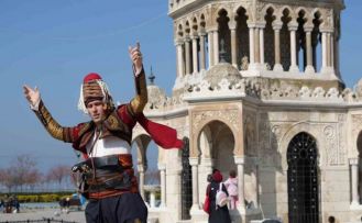 Dünya meydanlarında bir ’Efe’: Ege’nin zeybeğini Avrupa’ya taşıdı