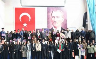 Şırnak’ta genç yetenekler tiyatro il finalinde sahne aldı