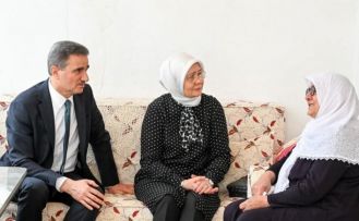 Vali Baruş’tan bayramda vefa ziyaretleri