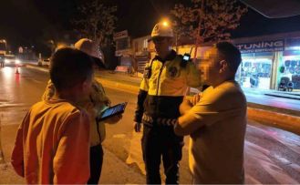 13 yaşındaki çocuğa direksiyonu verdi, savunması pes dedirtti