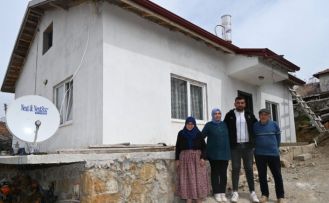Isparta Belediyesi’nden evi yanan aileye yeni ev