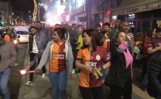 Kars’ta derbi zaferi coşkusu: Sarı-kırmızılılar sokaklara akın etti