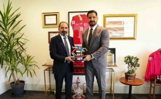 Taha Akgül’den, TFF Başkan Vekili Mecnun Otyakmaz’a ziyaret