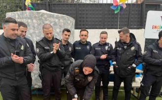 Üsküdar’da anaokulu öğrencilerinden polislere "Okulu bastılar" ihbarlı sürpriz kutlama
