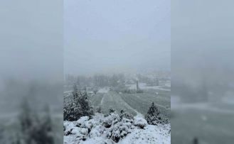 Burdur’un yüksek kesimlerine kar yağdı