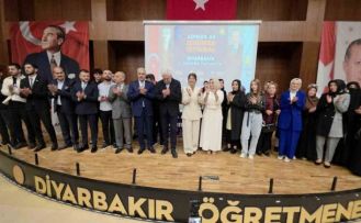 CHP ve YRP’den ayrılan 100 kişi AK Parti’ye katıldı
