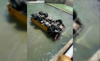 Artvin Murgul’da Kaza: Kamyon dereye uçtu