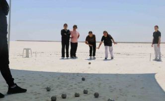 Tuz Gölü’nde öğrencilerin bocce heyecanı