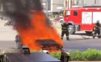 Aksaray’da seyir halindeki otomobil alev alev yandı