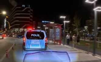 Park ve bahçeler dolup taşıyor, polis tüm şahısları sorgudan geçiriyor