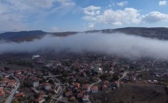 Gökyüzünü kaplayan sis, kartpostallık manzara oluşturdu