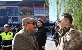 Ağrı Emniyet Müdürü Önder, Eski Van Caddesi’nde trafik denetimlerinde bulundu
