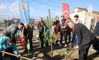 Ağrı’da "Türkiye Yeşeriyor, Gazze Güçleniyor" projesi kapsamında fidanlar toprakla buluşturuldu