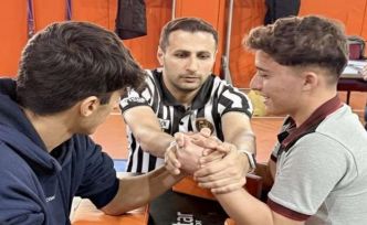 Bilek Güreşi İl Birinciliği Yarışması nefes kesti