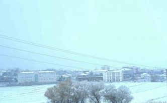 Kırşehir’de yüksek kesimler beyaza büründü