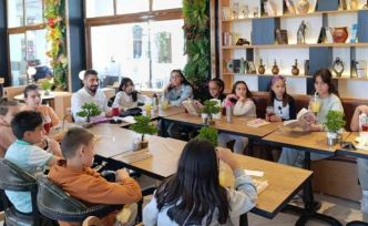 ‘Kitap Kaşifleri Kulübü’ minik öğrencileri kitap okumaya yönlendiriyor