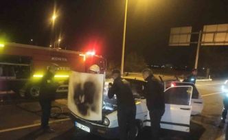 Seydişehir’de kırmızı ışıkta bekleyen otomobilde yangın çıktı