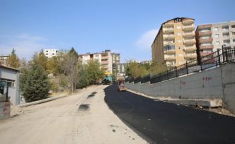 Şırnak Belediyesi, iki hastane arasında yeni imar yolunu hizmete açtı