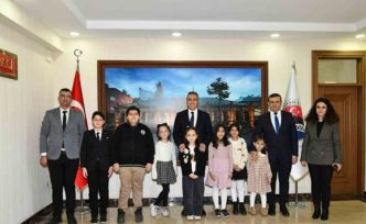 Vali Çiçek, 20 Kasım Dünya Çocuk Hakları Günü’nde çocukları ağırladı