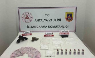 Antalya’da jandarmadan 3 eve uyuşturucu baskını