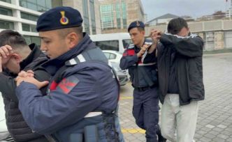 Araçlarında uyuşturucuyla yakalanan 2 kişi tutuklandı