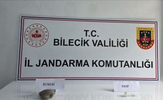 Bilecik’te jandarmanın şüphe üzerine durdurduğu araçtan uyuşturucu çıktı