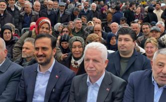 Eyüpsultan’da Karadeniz rüzgarı esti: Vatandaşlara 1 ton hamsi ikram edildi